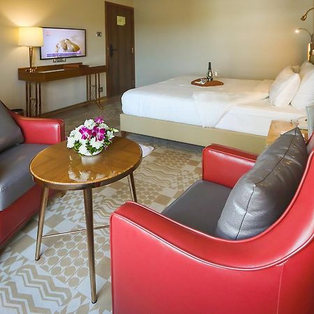 The Grandeur Boutique Hotel Mumbai  Buitenkant foto