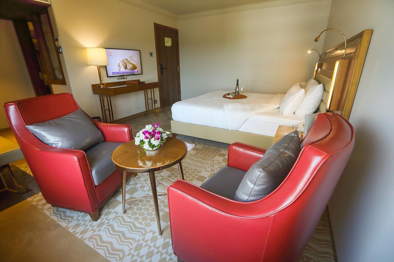 The Grandeur Boutique Hotel Mumbai  Buitenkant foto